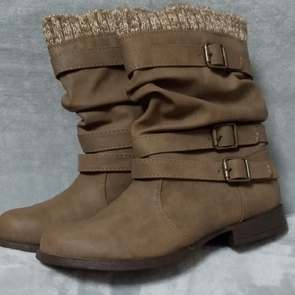 Shoe Dazzle Tan Ankle Boots with Knit Cuff - Picture 3 of 7